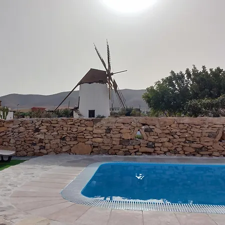 Histórica Con Molino De Viento