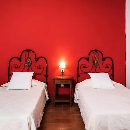 Villa Historica Con Molino De Viento