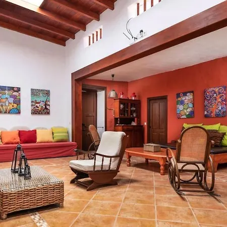 Historica Con Molino De Viento Antigua (Fuerteventura)