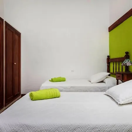 Historica Con Molino De Viento Villa *