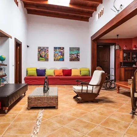 Villa Historica Con Molino De Viento *