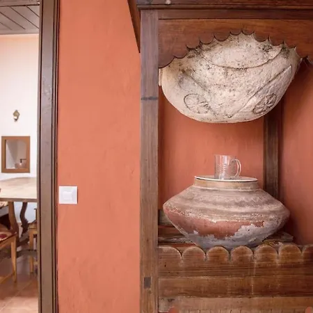 Historica Con Molino De Viento Villa *