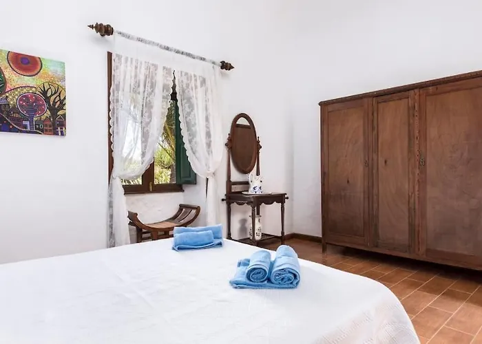 Vila Historica Con Molino De Viento