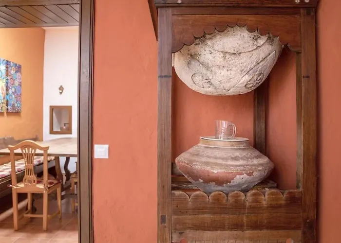 Historica Con Molino De Viento Vila *