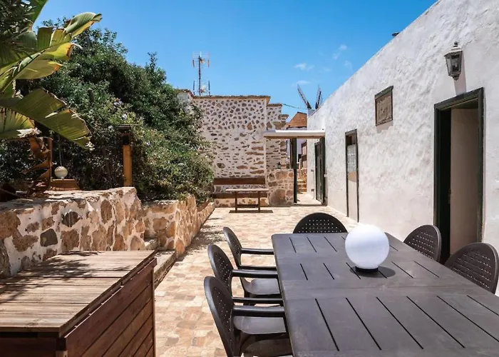 Historica Con Molino De Viento * Antigua (Fuerteventura)